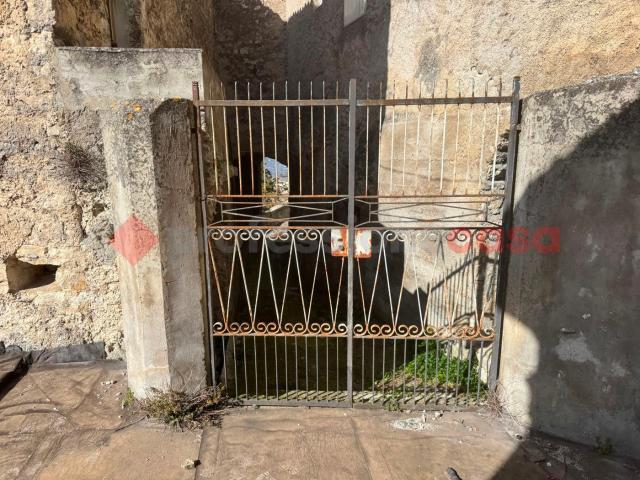 Villa Indipendente in vendita a Pesche, Molise