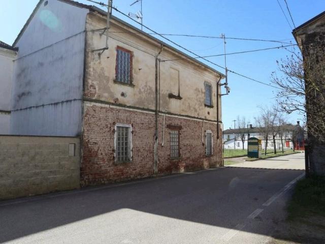 Villa Indipendente in vendita a Rosasco, Lombardia