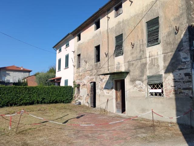 Villa Indipendente in vendita a Capannori, Toscana