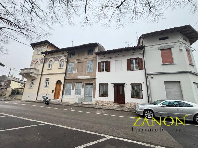 Villa Indipendente in vendita a San Rocco / Podturn, Gorizia