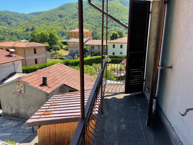 Villa Indipendente in vendita a Gorfigliano, Minucciano