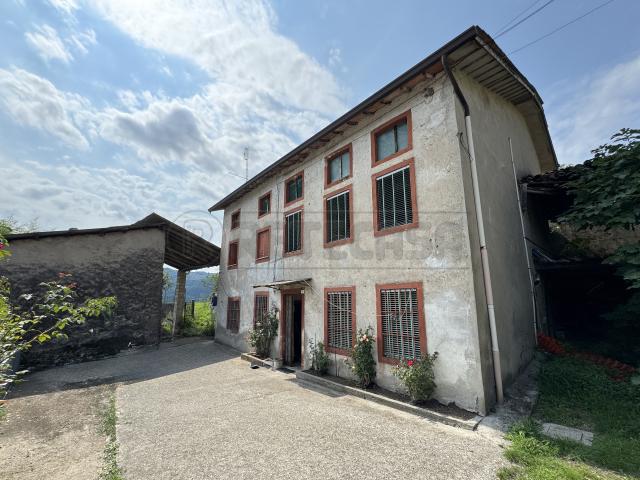Villa Indipendente in vendita a Cornedo Vicentino, Veneto