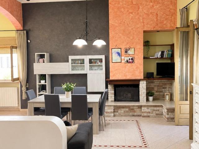 Villa Indipendente in vendita a Veglie, Lecce