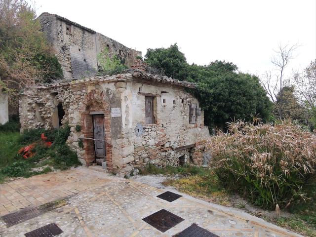 Villa Indipendente in vendita a Vicoli, Abruzzo