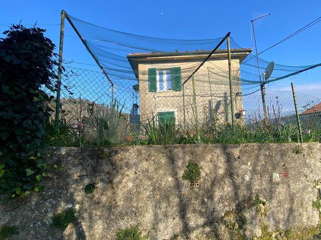 Villa Indipendente in vendita a Follo, Liguria