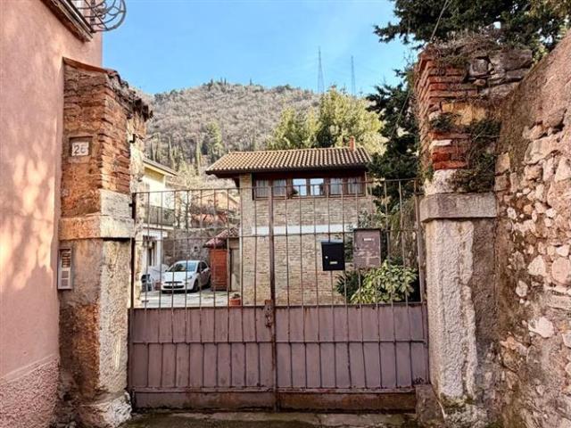Villa Indipendente in vendita a Zona Est, Brescia