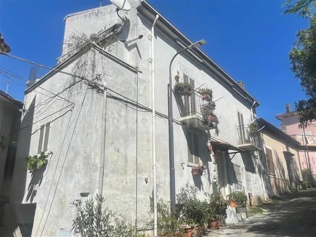 Villa Indipendente in vendita a Cervaro, Lazio