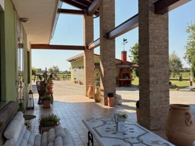 Villa Indipendente in vendita a Piove Di Sacco, Veneto