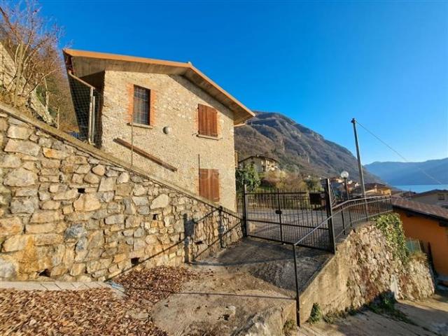 Villa Indipendente in vendita a Predore, Lombardia