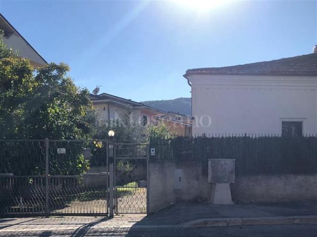 Villa Indipendente in vendita a Avezzano, Abruzzo