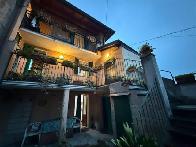 Villa Indipendente in vendita a Carate, Carate Urio