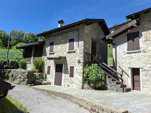 Villa Indipendente in vendita a Zelbio, Lombardia