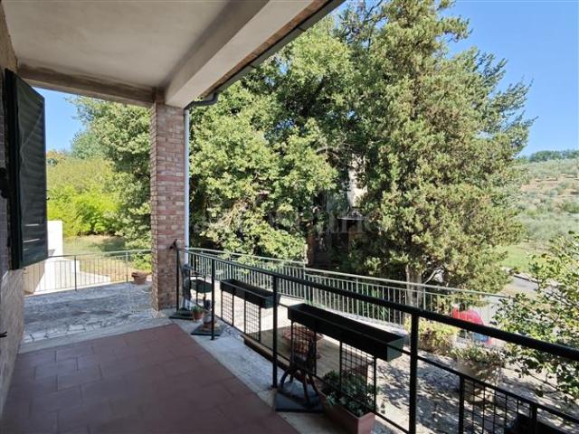 Villa Indipendente in vendita a Costafabbri, Siena