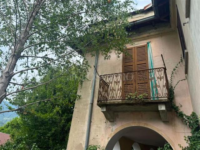 Villa Indipendente in vendita a Dizzasco, Lombardia