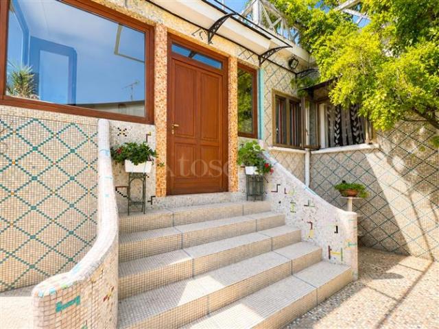 Villa Indipendente in vendita a Lonato, Lombardia