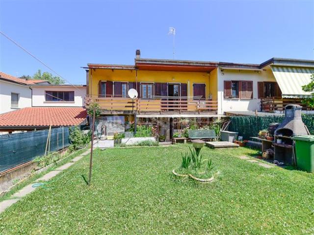 Villa Indipendente in vendita a Trecallo, Como