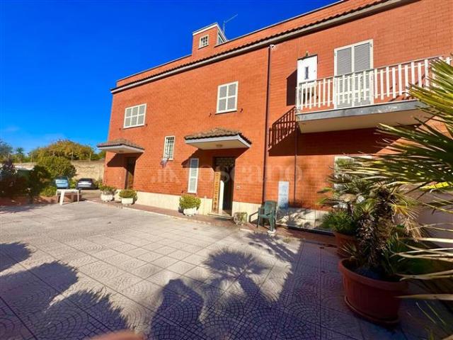 Villa Indipendente in vendita a Ponte Linari, Roma Capitale