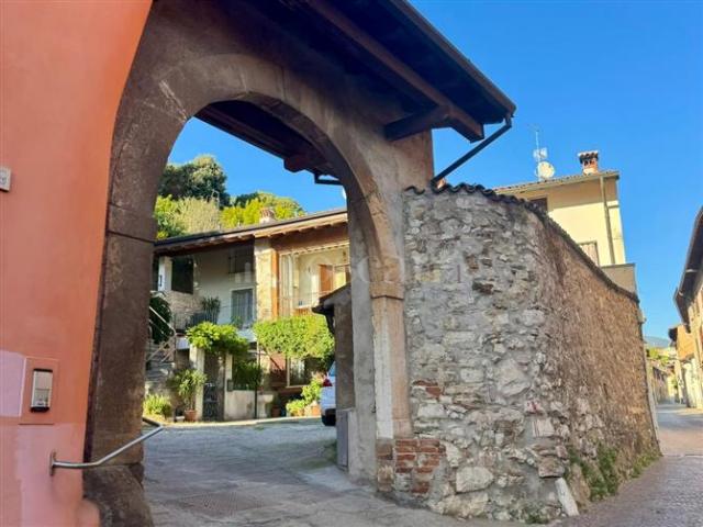 Villa Indipendente in vendita a Zona Est, Brescia