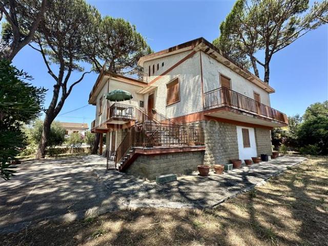 Villa Indipendente in vendita a Piscinari, Roma Capitale