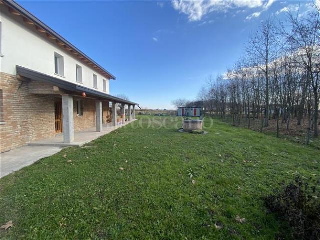 Villa Indipendente in vendita a Portogruaro, Veneto