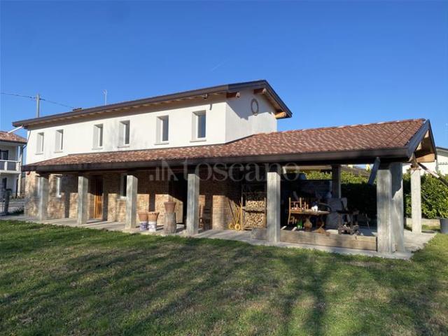 Villa Indipendente in vendita a Portogruaro, Veneto