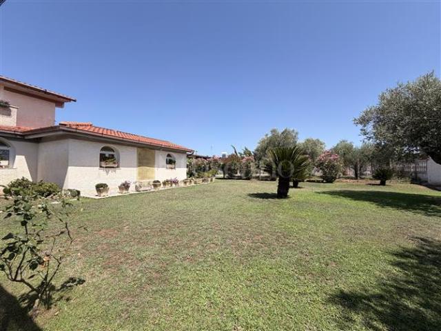 Villa Indipendente in vendita a La Cogna, Aprilia