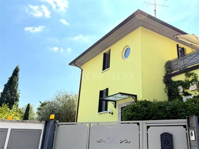 Villa Indipendente in vendita a Botticino, Lombardia