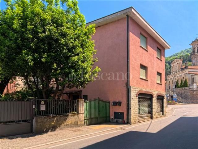Villa Indipendente in vendita a Comunità Montana del Piambello, Porto Ceresio