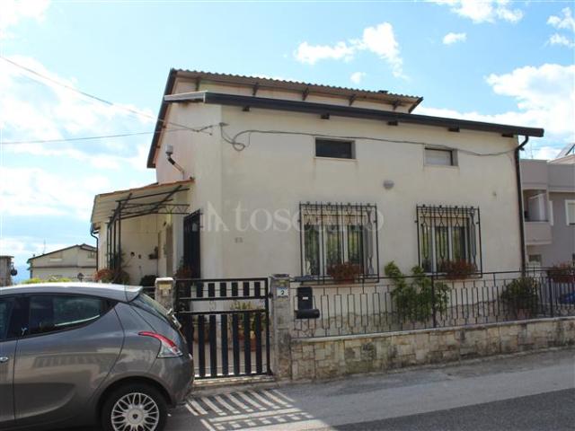 Villa Indipendente in vendita a Cervaro, Lazio