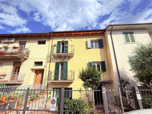 Villa Indipendente in vendita a Prato, Toscana