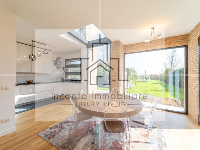 Casa in vendita a Lubiana, Sorbolo
