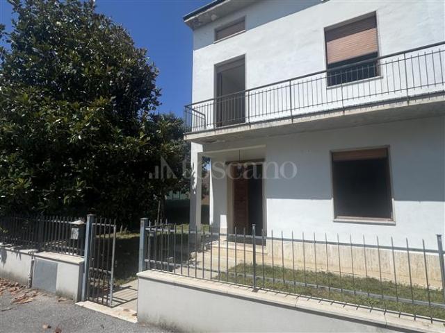 Villa Indipendente in vendita a Le Calvane, Prato