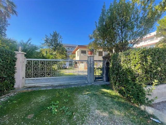 Villa Indipendente in vendita a Unione dei Comuni della Val Vibrata, Martinsicuro