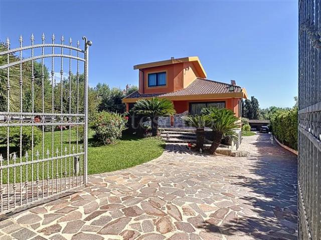Villa Indipendente in vendita a San Giovanni, Cala Di Volpe