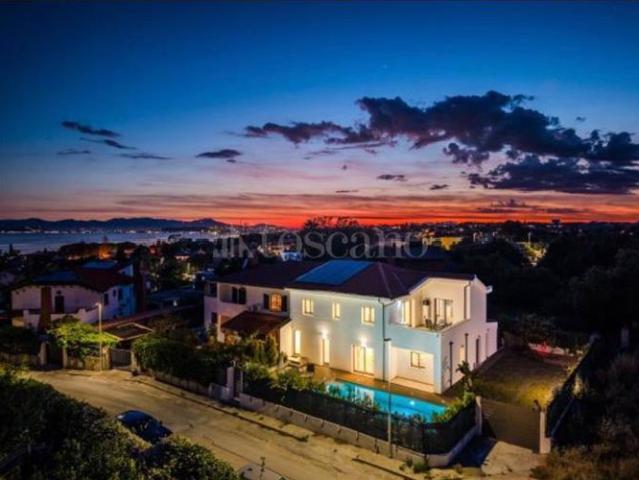 Villa Indipendente in vendita a Is Pardinas, Quartu Sant'elena