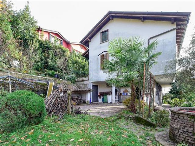 Villa Indipendente in vendita a Albate, Como