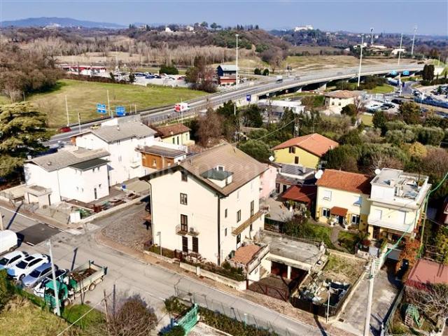 Villa Indipendente in vendita a Vicina, Desenzano Del Garda