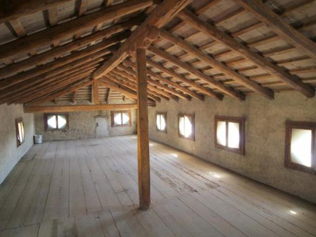Villa Indipendente in vendita a Cornuda, Veneto