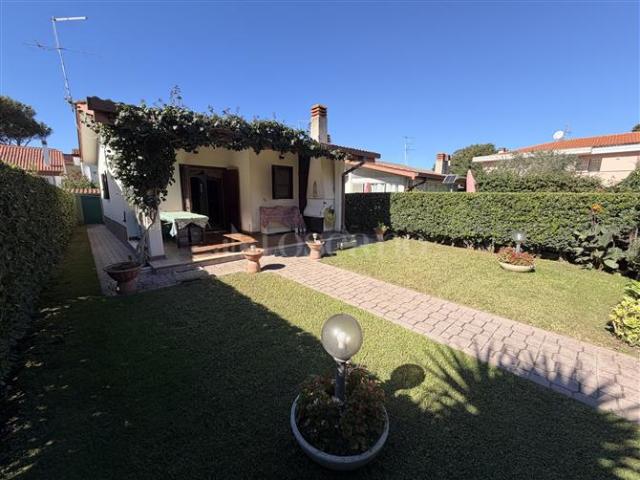 Villa Indipendente in vendita a Colle Romito, Ardea