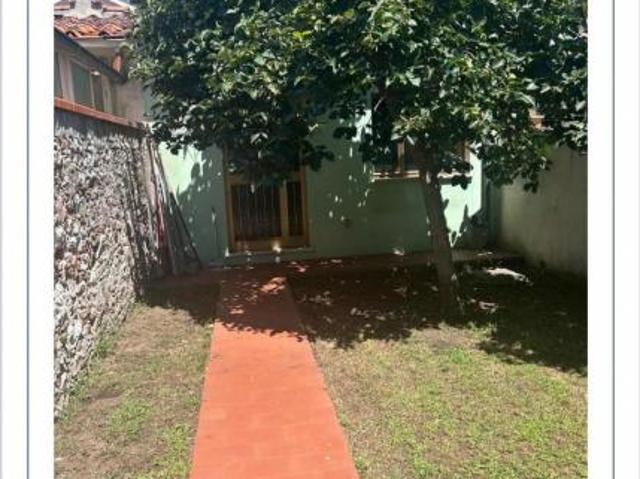 Villa Indipendente in vendita a Cotone, Viareggio