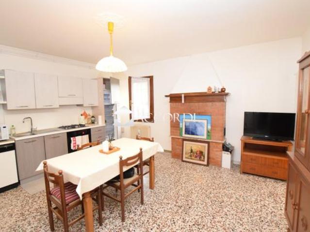 Villa Indipendente in vendita a Volpago Del Montello, Veneto