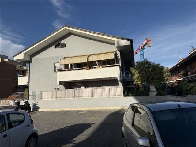 Villa Indipendente in vendita a Acqua Acetosa, Ciampino