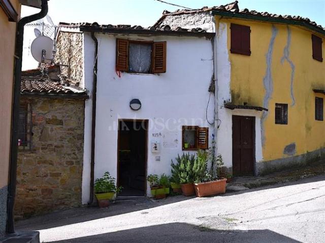 Villa Indipendente in vendita a Sant'Ippolito, Vernio
