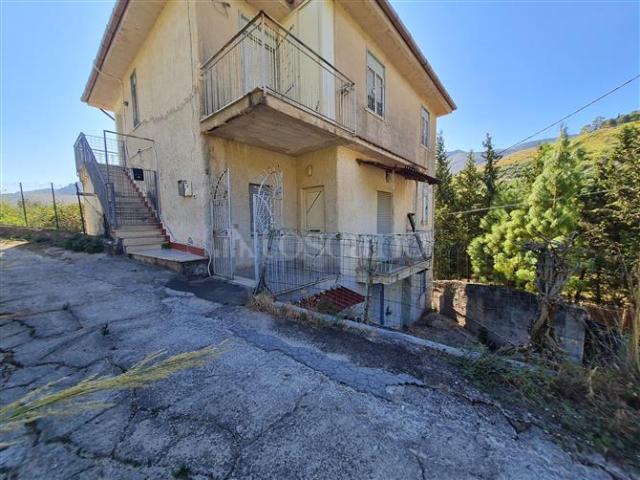 Casa in vendita a Aquino, Monreale