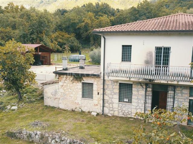 Villa Indipendente in vendita a Sant'elia Fiumerapido, Lazio
