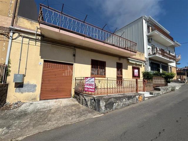 Villa Indipendente in vendita a Pedara, Sicilia