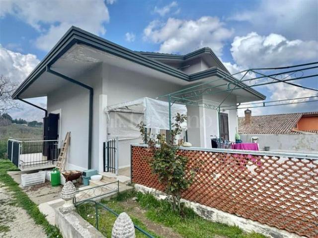 Villa Indipendente in vendita a Avellino, Campania