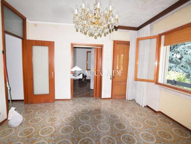 Villa Indipendente in vendita a Giavera Del Montello, Veneto