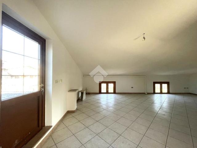 Villa Indipendente in affitto a Sedena, Lonato del Garda