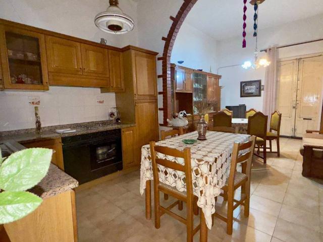 Villa Indipendente in affitto a Adrano, Sicilia